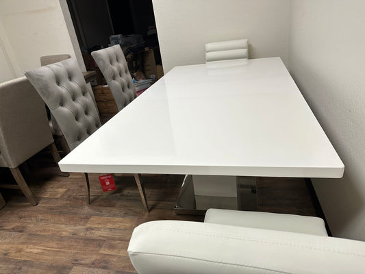 White Lacquer Dining Table with 6 Chairs